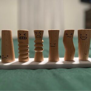 LOVEVERY Wooden Emotion Dolls